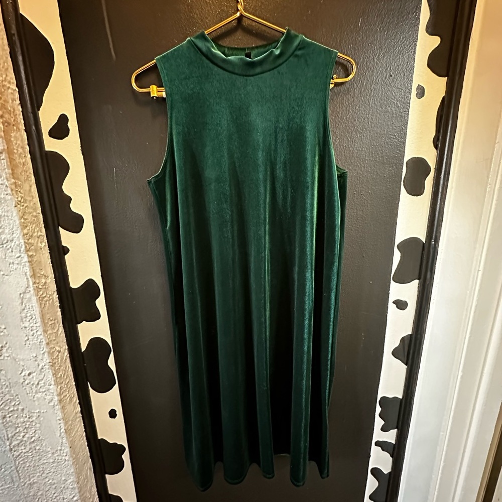 Tiana B Velvet | Perfect for Christmas Events